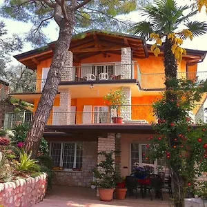 Panorama , Gardone Riviera Italië